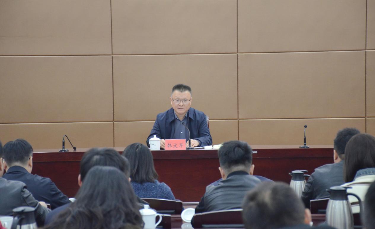 深学细悟全会精神 凝心聚...