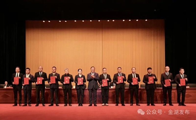 全县推进新型工业化...