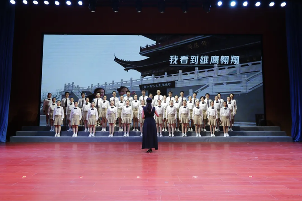 2024-09-07盱眙县庆祝第40个教师节暨县中振兴大会召开4-3.png