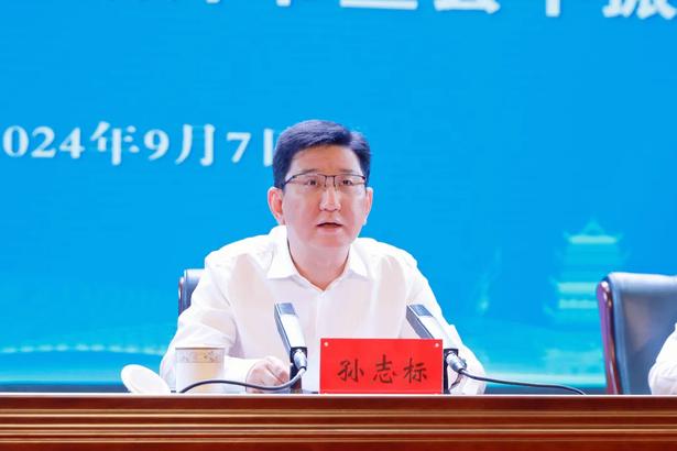 2024-09-07盱眙县庆祝第40个教师节暨县中振兴大会召开2.jpg